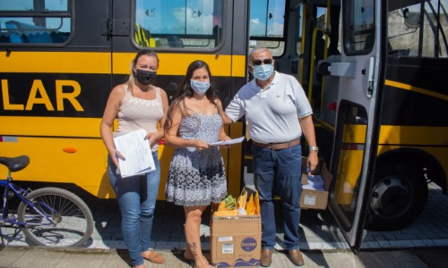 Porto Real: Estudantes do Parque Mariana recebem materiais de ensino remoto